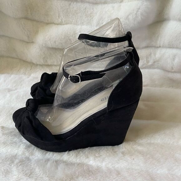 Torrid black faux suede platform wedge ankle strap sandals front bow accent SZ11 - Picture 1 of 11